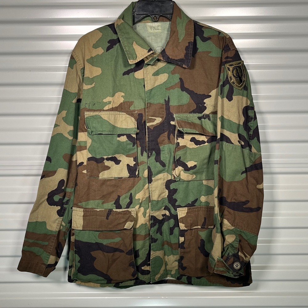 US Military Woodland Camo Combat Coat BDU Jacket sz M Patch 8415-01-084-1647